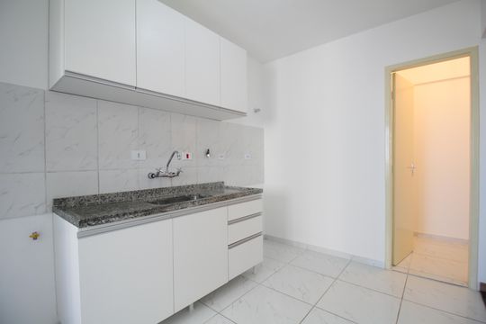Cozinha de apartamento para alugar com 2 quartos, 73m² em Jardim Maria Rosa, Taboão da Serra