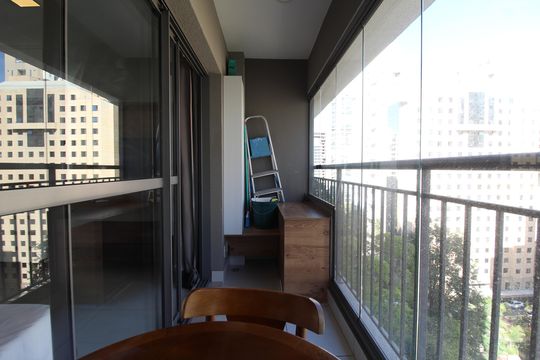 Varanda de kitnet/studio à venda com 1 quarto, 25m² em Indianópolis, São Paulo