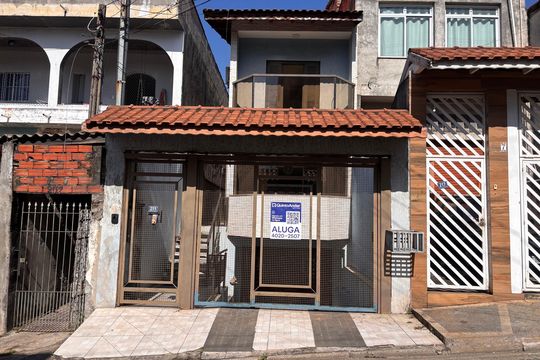 Fachada de casa para alugar com 3 quartos, 220m² em Gopoúva, Guarulhos