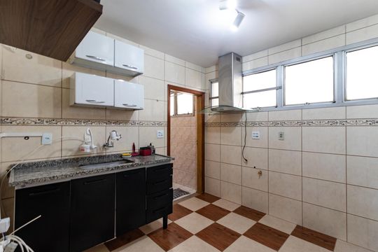 Cozinha de apartamento para alugar com 3 quartos, 116m² em Pompeia, São Paulo