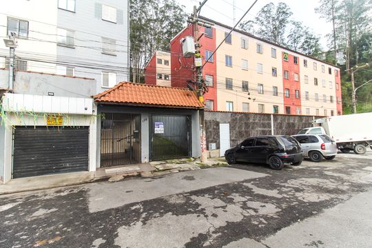Fachada + Placa de apartamento para alugar com 2 quartos, 40m² em Cidade Tiradentes, São Paulo