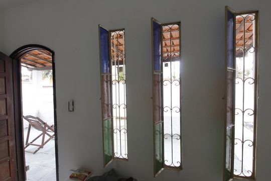 Sala de casa para alugar com 2 quartos, 360m² em Jardim Pero, Cabo Frio