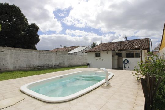 Área externa de casa para alugar com 2 quartos, 360m² em Jardim Pero, Cabo Frio