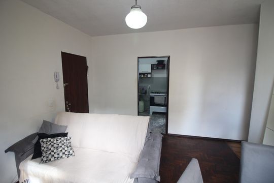 Sala de apartamento para alugar com 2 quartos, 55m² em Industrial, Contagem