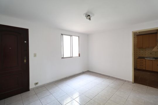 Sala de apartamento à venda com 2 quartos, 50m² em Conjunto Residencial Planeta, Santo André
