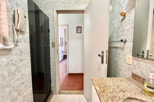 Banheiro social  de apartamento para alugar com 3 quartos, 140m² em Ipanema, Rio de Janeiro