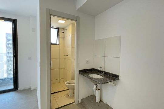 Banheiro de kitnet/studio à venda com 1 quarto, 33m² em Santo Cristo, Rio de Janeiro