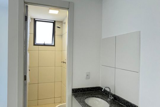 Banheiro de kitnet/studio à venda com 1 quarto, 33m² em Santo Cristo, Rio de Janeiro