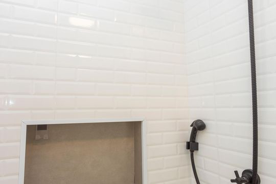 Banheiro de apartamento à venda com 2 quartos, 42m² em Vila Isa, São Paulo