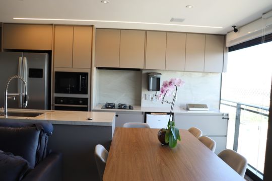 Cozinha de apartamento para alugar com 2 quartos, 75m² em Tamboré, Barueri
