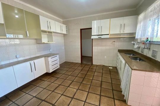 Cozinha de casa para alugar com 4 quartos, 90m² em Santa Helena, Juiz de Fora