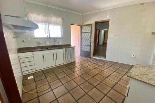 Cozinha de casa para alugar com 4 quartos, 90m² em Santa Helena, Juiz de Fora