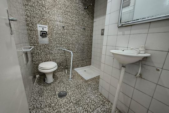 Banheiro de casa para alugar com 4 quartos, 150m² em Passos, Juiz de Fora