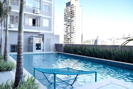 Piscina de apartamento para alugar com 1 quarto, 28m² em Pinheiros, São Paulo