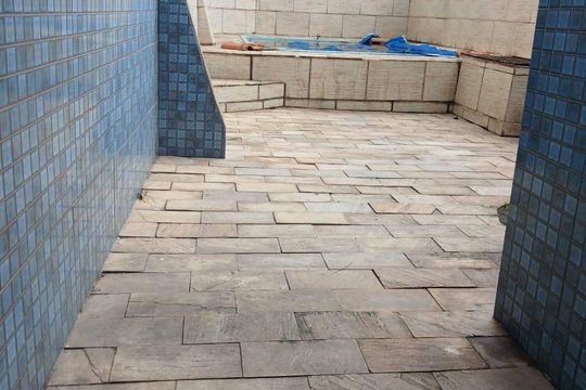 Área Externa de casa para alugar com 3 quartos, 400m² em Anchieta, Nilópolis