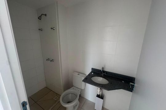 Banheiro de apartamento à venda com 2 quartos, 46m² em Recreio dos Bandeirantes, Rio de Janeiro