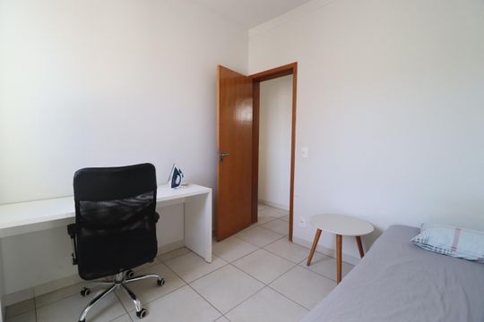 Quarto 1 de apartamento para alugar com 3 quartos, 75m² em Alto Umuarama, Uberlândia