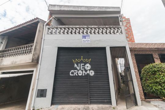 Fachada de casa para alugar com 2 quartos, 70m² em Vila Aurea, Poá