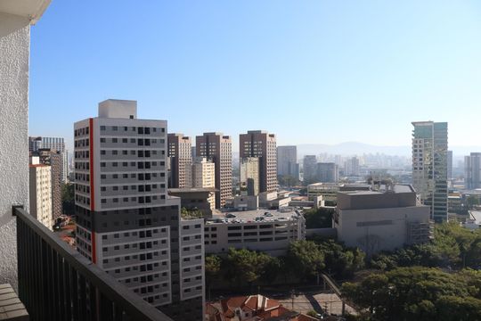 Varanda de kitnet/studio para alugar com 1 quarto, 27m² em Água Branca, São Paulo