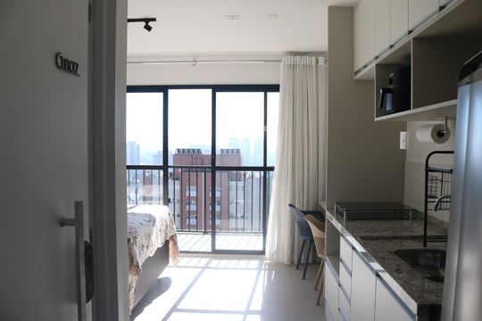 Cozinha de kitnet/studio para alugar com 1 quarto, 27m² em Água Branca, São Paulo
