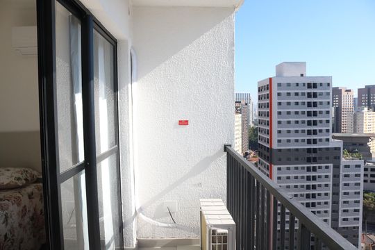 Varanda de kitnet/studio para alugar com 1 quarto, 27m² em Água Branca, São Paulo
