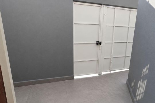 Área externa de casa à venda com 2 quartos, 90m² em Vila Nair, São Paulo