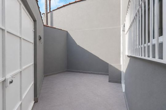 Área externa de casa à venda com 2 quartos, 90m² em Vila Nair, São Paulo