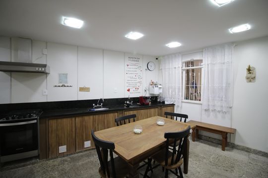 Cozinha de casa de condomínio à venda com 4 quartos, 310m² em Anil, Rio de Janeiro