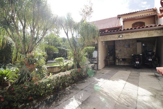 Garagem de casa de condomínio à venda com 4 quartos, 310m² em Anil, Rio de Janeiro