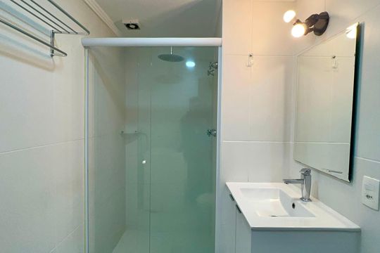 Banheiro de apartamento à venda com 1 quarto, 40m² em Cerqueira César, São Paulo