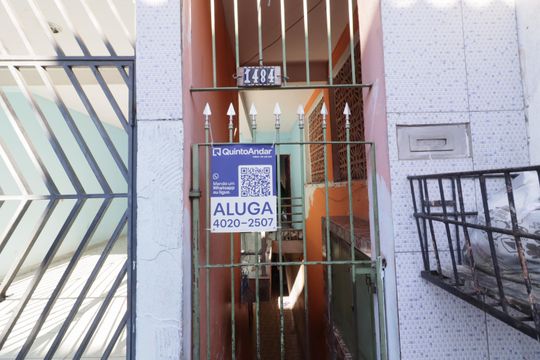 Fachada de casa para alugar com 1 quarto, 50m² em Novo Osasco, Osasco