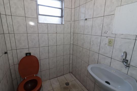 Banheiro de casa para alugar com 1 quarto, 50m² em Novo Osasco, Osasco