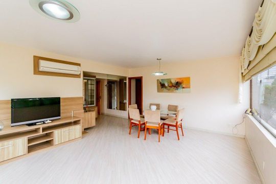 Sala de apartamento para alugar com 3 quartos, 99m² em Petrópolis, Porto Alegre
