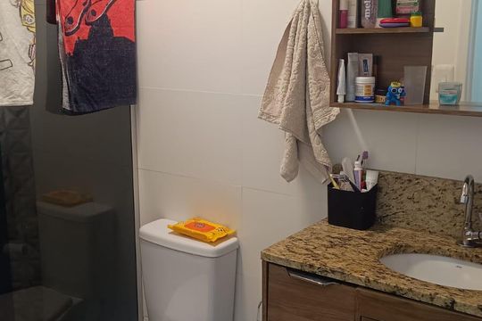 Banheiro de apartamento à venda com 3 quartos, 80m² em Vila Gilda, Santo André