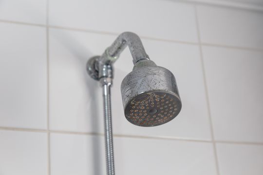 Banheiro de apartamento à venda com 2 quartos, 56m² em Jardim Nova Taboao, Guarulhos