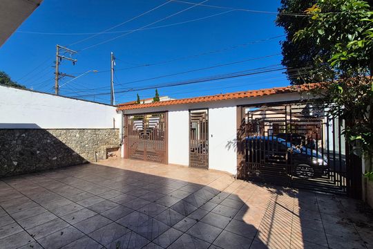 Garagem de casa para alugar com 3 quartos, 168m² em Parque Novo Oratório, Santo André
