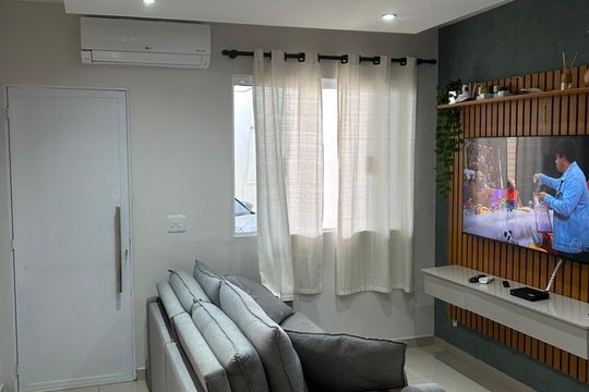 Sala de casa à venda com 2 quartos, 55m² em Parque Residencial Jundiaí, Jundiaí