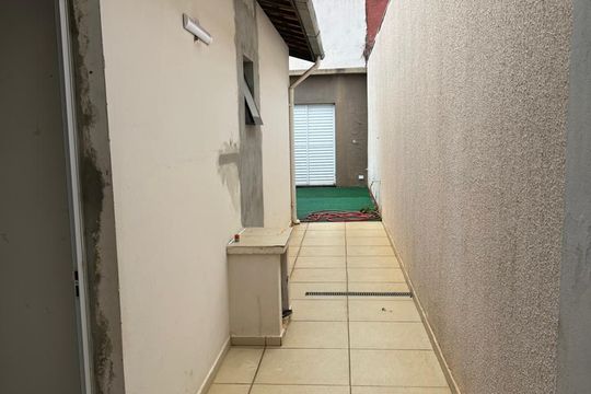 Área externa de casa à venda com 2 quartos, 55m² em Parque Residencial Jundiaí, Jundiaí