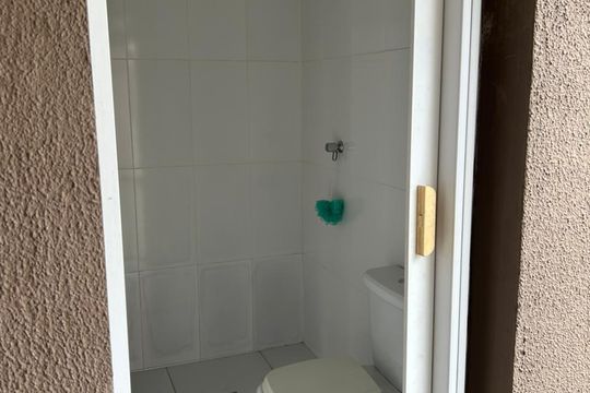 Banheiro de casa à venda com 2 quartos, 55m² em Parque Residencial Jundiaí, Jundiaí
