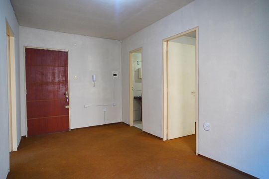 Sala  de apartamento para alugar com 1 quarto, 37m² em Humaitá, Porto Alegre