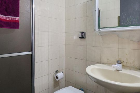 Banheiro social de casa à venda com 3 quartos, 100m² em Jardim Olinda, São Paulo