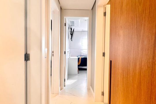 Corredor de apartamento à venda com 3 quartos, 130m² em Vila Leopoldina, São Paulo