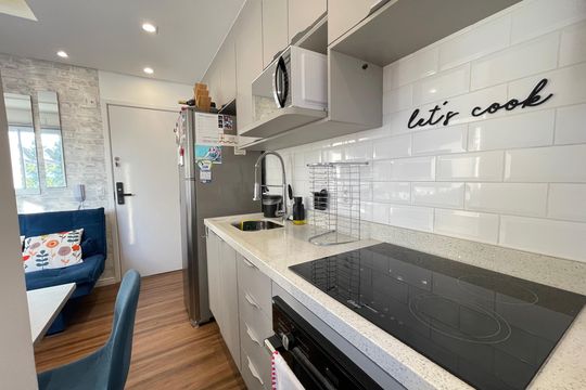 Cozinha de apartamento à venda com 1 quarto, 27m² em Vila Sonia, São Paulo