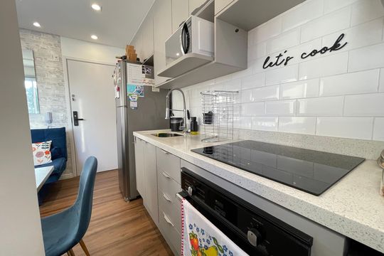 Cozinha de apartamento à venda com 1 quarto, 27m² em Vila Sonia, São Paulo