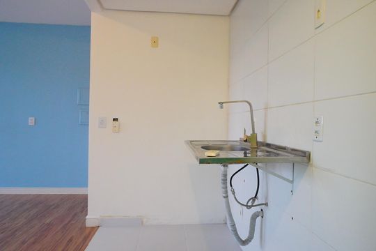 Cozinha  de apartamento para alugar com 2 quartos, 59m² em Rubem Berta, Porto Alegre