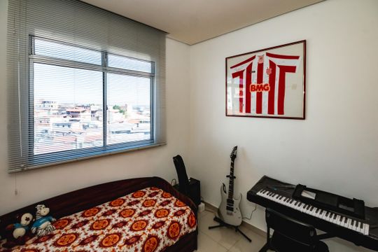 Apartamento à venda com 3 quartos, 112m² em Heliópolis, Belo Horizonte