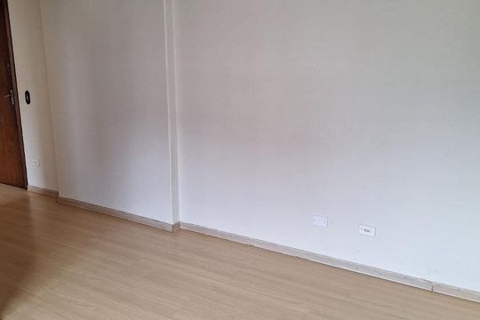 Quarto de apartamento à venda com 1 quarto, 35m² em Centro, Curitiba