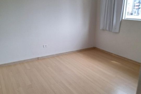 Quarto de apartamento à venda com 1 quarto, 35m² em Centro, Curitiba