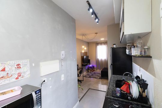Cozinha de apartamento à venda com 2 quartos, 40m² em Jardim Recanto Verde, São Paulo