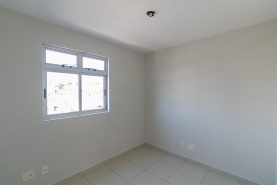 Apartamento à venda com 2 quartos, 84m² em Heliópolis, Belo Horizonte